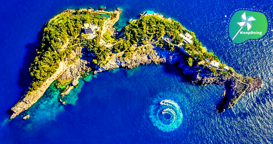 นี่คือ “เกาะกัลโลลังโก”(รูปโลมา) ในประเทศอิตาลี