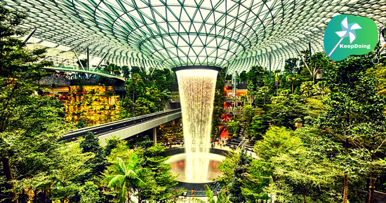 นี่คือ “สนามบินชางงี”(สิงคโปร์) ที่มีน้ำตกในร่มที่สูงที่สุดในโลก