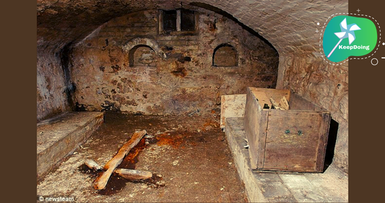 นี่คือการค้นพบ “ห้องลับ”(โบสถ์โบราณ) ที่ซ่อนอยู่ชั้นใต้ดินภายในบ้าน